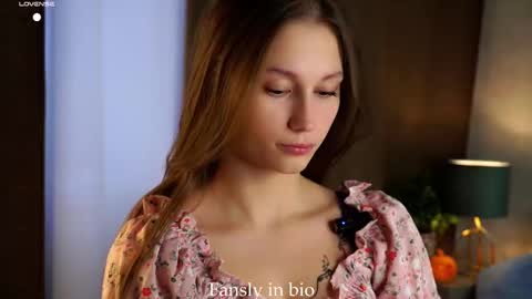 Snapshot of emmyleri chatting on October 27, 1:09 am Emmy online show from October 27, 1:09 am