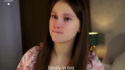 Snapshot of emmyleri chatting on November 3, 1:08 am Emmy online show from November 3, 1:08 am