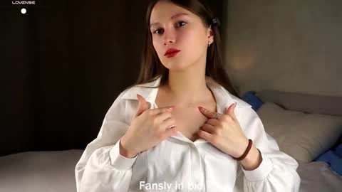 Snapshot of emmyleri chatting on November 13, 1:15 am Emmy online show from November 13, 1:15 am