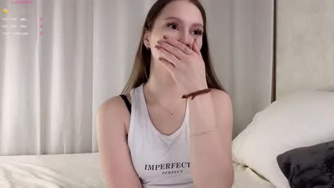 Snapshot of emmyleri chatting on January 13, 1:11 am Emmy online show from January 13, 1:11 am