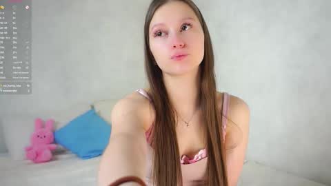 Snapshot of emmyleri chatting on February 2, 1:15 am Emmy online show from February 2, 1:15 am