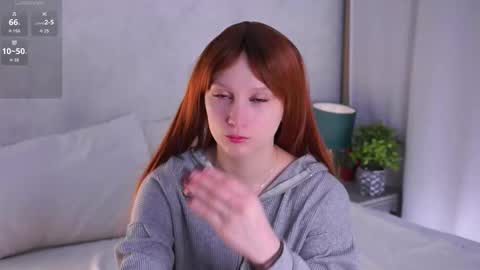 Snapshot of emmyleri chatting on March 3, 1:23 am Emmy online show from March 3, 1:23 am