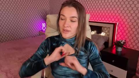Emma online show from October 17, 9:12 am
