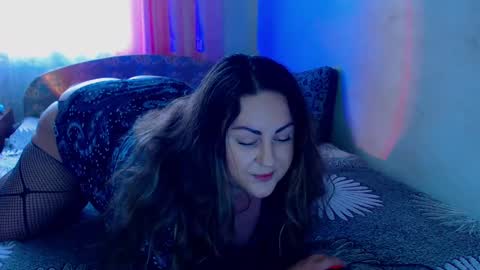 Snapshot of emmyxotty chatting on December 17, 10:01 am Emmy online show from December 17, 10:01 am