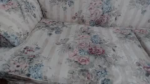 Snapshot of emodream1998media chatting on December 6, 2:17 pm EmoDream1998 online show from December 6, 2:17 pm