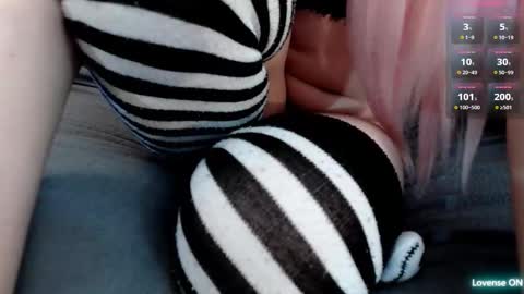 Snapshot of emodream1998media chatting on October 30, 9:44 am EmoDream1998 online show from October 30, 9:44 am