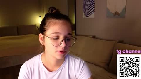 Snapshot of emory_john chatting on December 4, 3:21 pm Emory John online show from December 4, 3:21 pm