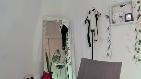 Emperatriz online show from February 7, 9:15 pm