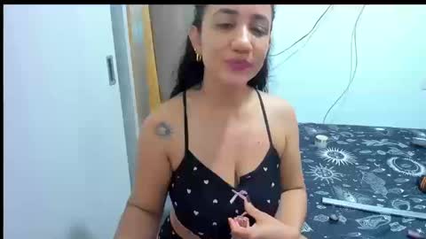 emperatriztapia online show from October 19, 12:00 am