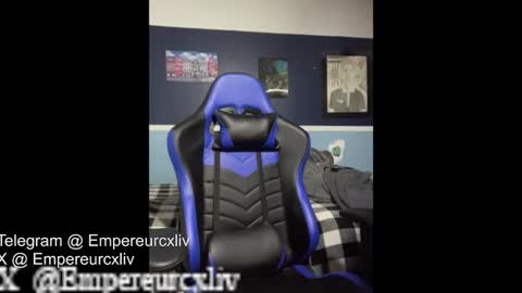 Snapshot of empereurcxliv chatting on March 3, 5:57 am empereurcxliv online show from March 3, 5:57 am