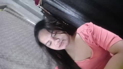 Snapshot of empressrheo chatting on December 15, 3:22 am empressrheo online show from December 15, 3:22 am