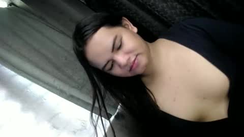 Snapshot of empressrheo chatting on February 14, 4:20 am empressrheo online show from February 14, 4:20 am