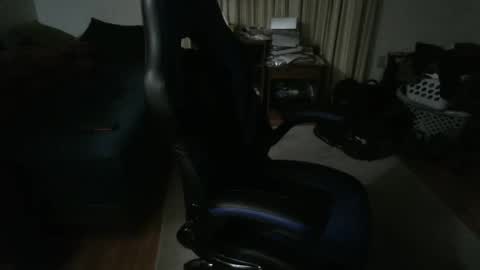 Snapshot of emsguy1 chatting on November 18, 4:28 am Matt online show from November 18, 4:28 am