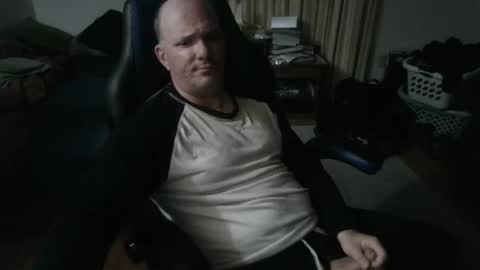 Snapshot of emsguy1 chatting on November 20, 5:29 am Matt online show from November 20, 5:29 am