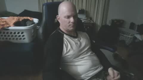 Snapshot of emsguy1 chatting on December 2, 4:40 am Matt online show from December 2, 4:40 am