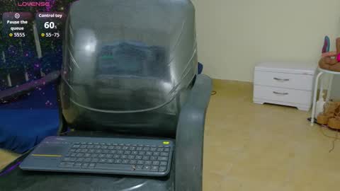 Emy online show from March 4, 4:02 pm