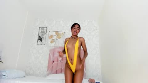 Snapshot of emy_barnert chatting on October 17, 12:41 pm Mili online show from October 17, 12:41 pm