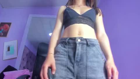 Snapshot of emy_latin chatting on November 13, 8:30 pm emy_latin online show from November 13, 8:30 pm