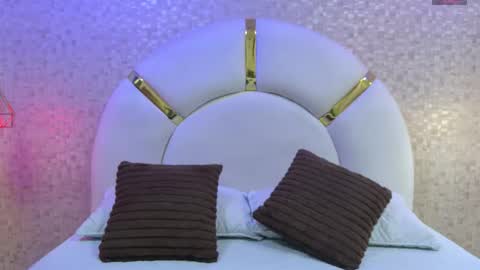 Snapshot of emy_rosse25 chatting on November 6, 11:33 am Emy online show from November 6, 11:33 am