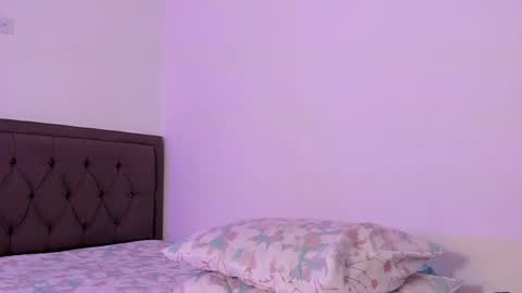 Emiliana online show from December 10, 3:52 am