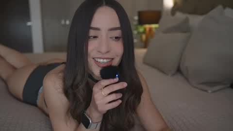 Snapshot of emyii chatting on February 27, 9:47 pm Eimi3 online show from February 27, 9:47 pm