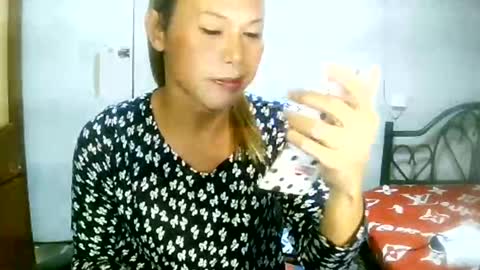 Snapshot of encantadats chatting on January 5, 10:08 pm CHUN LY online show from January 5, 10:08 pm