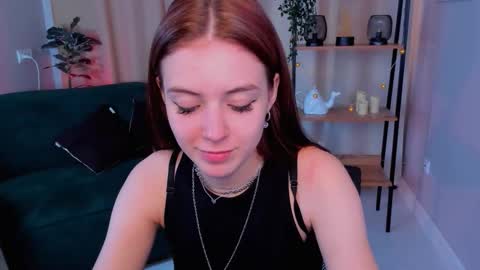 Snapshot of enchanted_bella chatting on October 17, 1:35 pm enchanted_bella online show from October 17, 1:35 pm