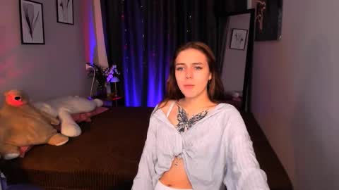 Snapshot of enchanted_bella chatting on November 6, 2:07 pm enchanted_bella online show from November 6, 2:07 pm