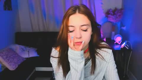 Snapshot of enchanted_bella chatting on November 12, 1:55 pm enchanted_bella online show from November 12, 1:55 pm