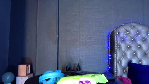 EnchantressQueen online show from January 8, 11:56 am