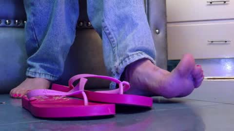 EnchantressQueen online show from April 7, 1:55 pm