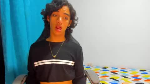 Snapshot of engel20042001 chatting on December 19, 6:45 am engel20042001 online show from December 19, 6:45 am