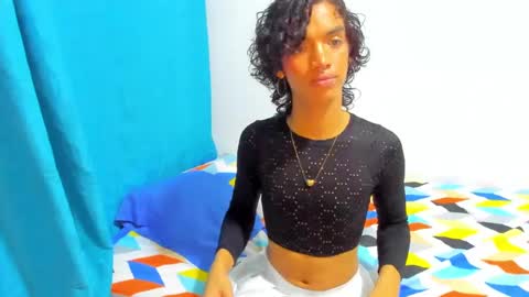 Snapshot of engel20042001 chatting on December 22, 7:00 am engel20042001 online show from December 22, 7:00 am