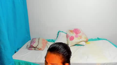 Snapshot of engel20042001 chatting on January 5, 1:13 am engel20042001 online show from January 5, 1:13 am