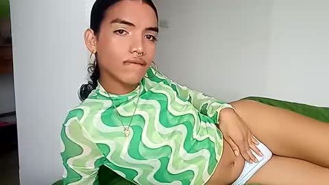 Snapshot of engel20042001 chatting on September 25, 1:59 pm engel20042001 online show from September 25, 1:59 pm