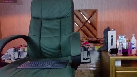 Snapshot of engel_devil chatting on September 11, 11:10 am Engel online show from September 11, 11:10 am