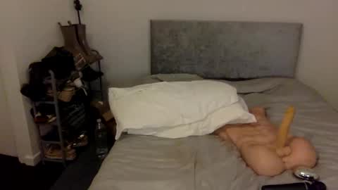 Snapshot of englishbrooke69 chatting on December 14, 2:06 am englishbrooke69 online show from December 14, 2:06 am