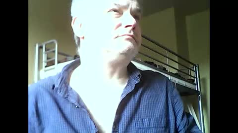 Snapshot of englishguysurrey chatting on March 4, 1:17 pm englishguysurrey online show from March 4, 1:17 pm