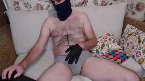 Snapshot of englishshyguyuk chatting on November 5, 7:58 pm englishshyguyuk online show from November 5, 7:58 pm