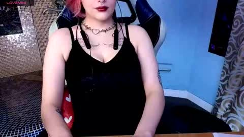 enifery online show from February 19, 6:26 pm