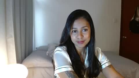 Snapshot of enithsun chatting on December 4, 4:49 pm enithsun online show from December 4, 4:49 pm