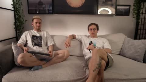 Snapshot of enjohnny chatting on March 7, 4:22 pm Johnny online show from March 7, 4:22 pm