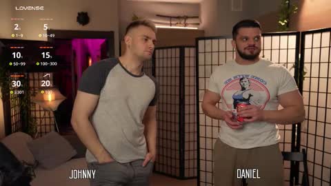 Snapshot of enjohnny chatting on September 18, 5:48 pm Johnny online show from September 18, 5:48 pm