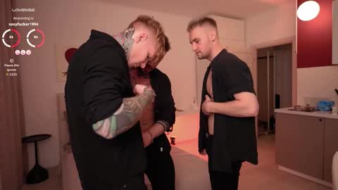 Snapshot of enjohnny chatting on September 20, 3:02 pm Johnny online show from September 20, 3:02 pm