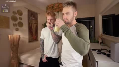 Snapshot of enjohnny chatting on October 7, 5:21 pm Johnny online show from October 7, 5:21 pm