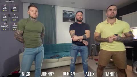 Snapshot of enjohnny chatting on October 19, 3:34 pm Johnny online show from October 19, 3:34 pm