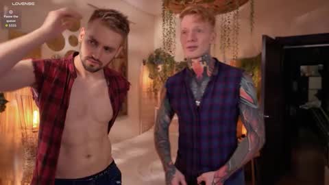 Snapshot of enjohnny chatting on October 27, 5:39 pm Johnny online show from October 27, 5:39 pm