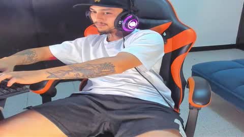 enjoymycock99 online show from November 17, 5:57 am