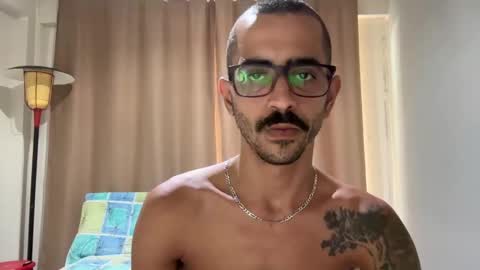 Snapshot of enjoythetrip chatting on December 12, 3:59 pm Luke online show from December 12, 3:59 pm