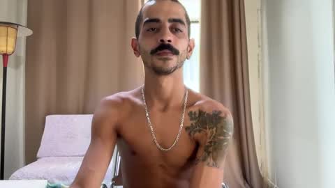 Snapshot of enjoythetrip chatting on February 6, 5:30 pm Luke online show from February 6, 5:30 pm